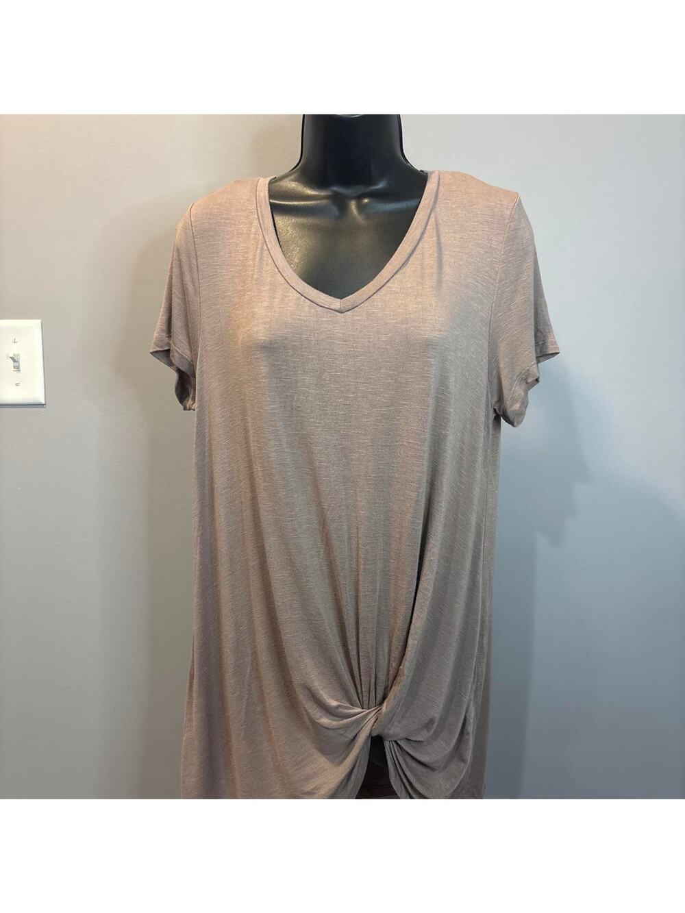 Tan V-Neck Short Sleeve Knotted Front Top Size Small 95% Cotton